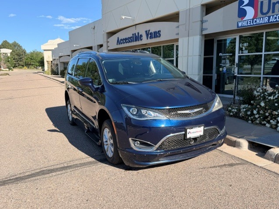 Used 2018 Chrysler Pacifica Touring L Plus - BraunAbility Side Entry Entry Fold Out Automatic Ramp