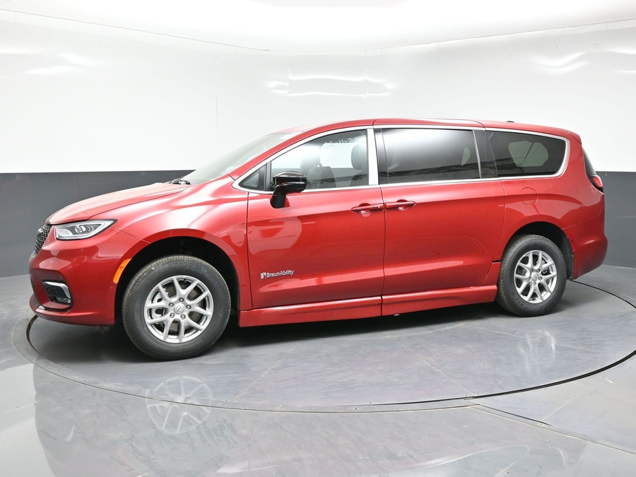Número de imagen rojo Chrysler Pacifica 6