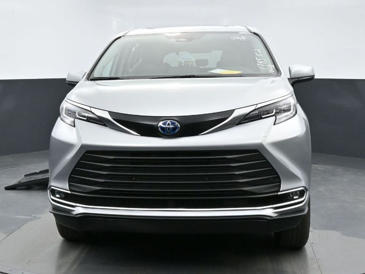 2023 TOYOTA SIENNA - Image 18