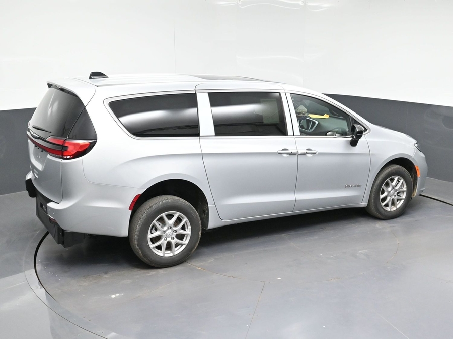 2026 Chrysler Pacifica Select - Photo 22