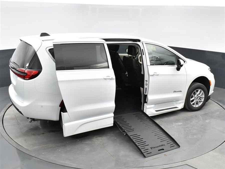 Used 2024 Chrysler Pacifica Touring L - BraunAbility Side Entry In Floor Automatic Ramp