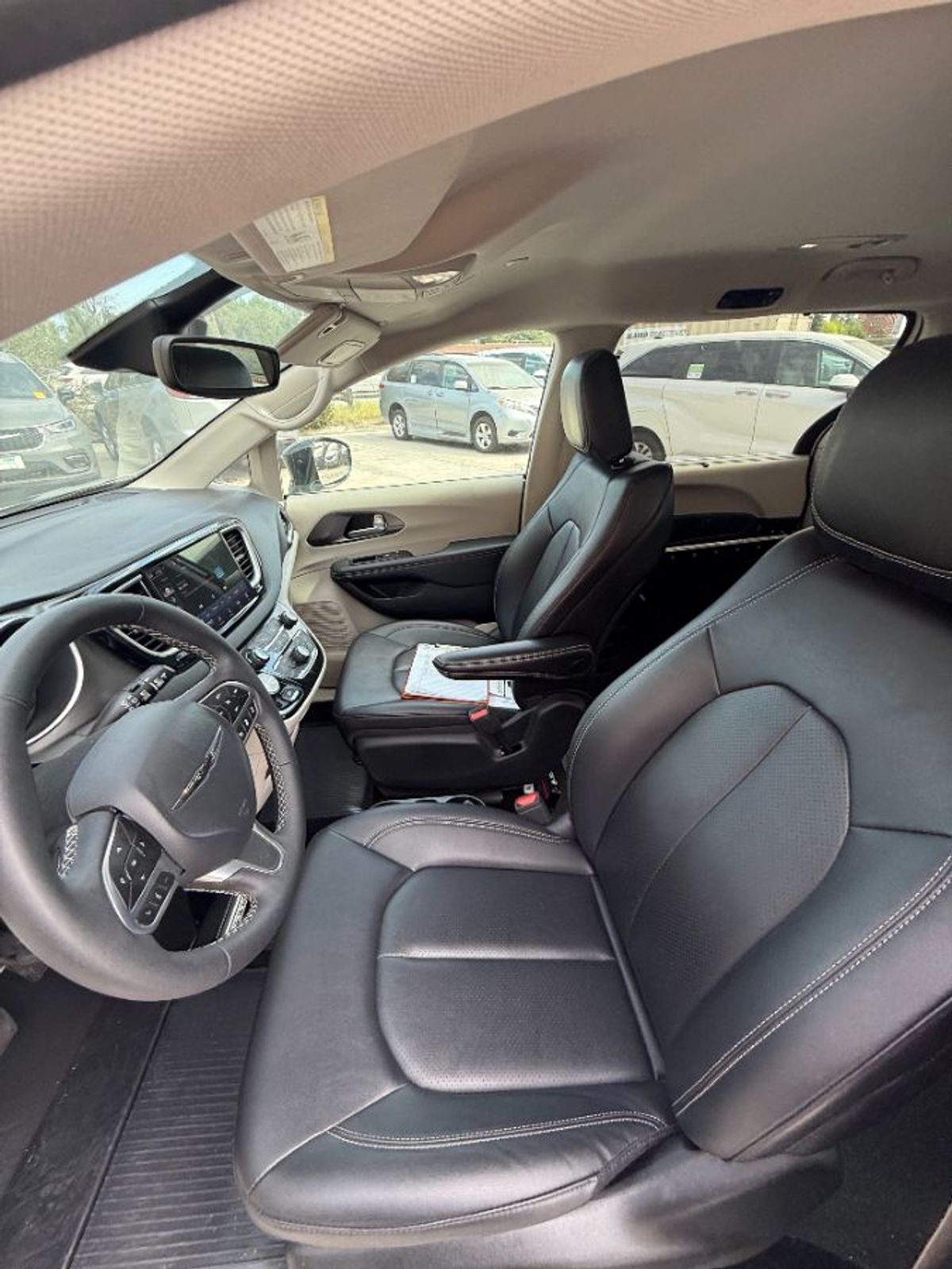 2024 CHRYSLER PACIFICA - Image 6