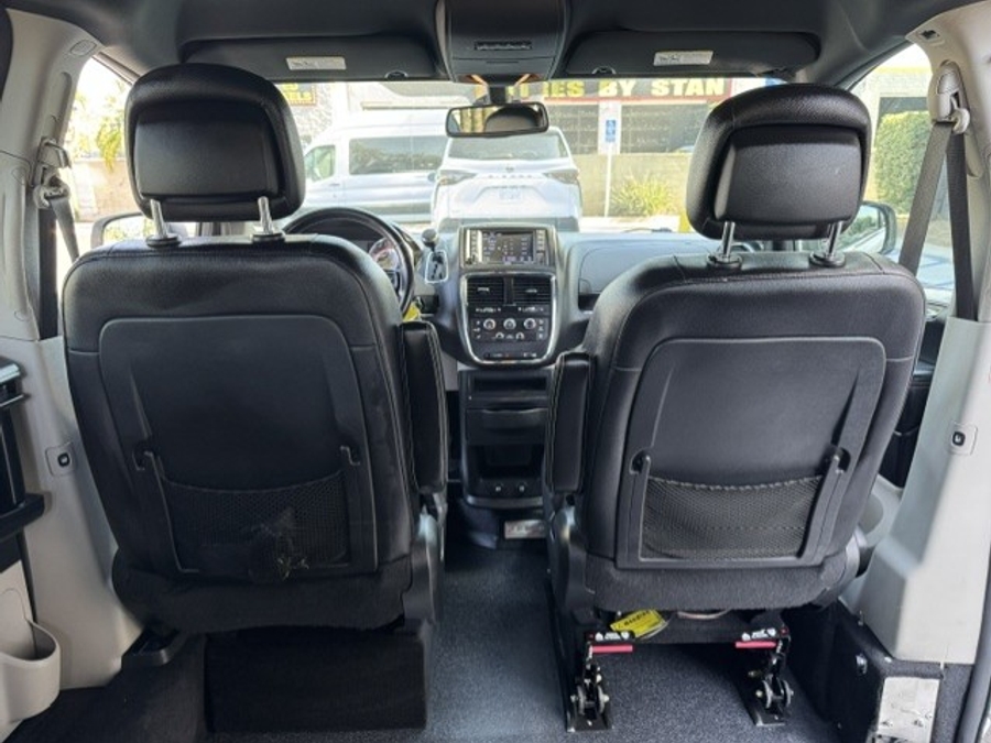  Dodge Grand Caravan image number 11