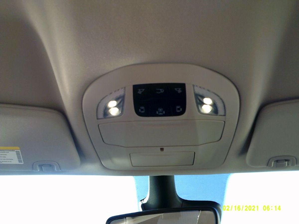 Silver Chrysler Pacifica image number 13