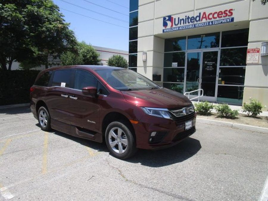 Used 2018 Honda Odyssey EX-L - BraunAbility Side Entry Entry In Floor Automatic Ramp