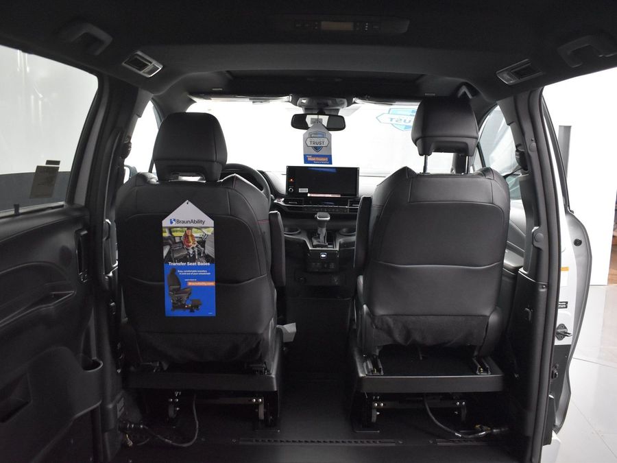 New 2025 Toyota Sienna Hybrid XSE Sport - BraunAbility Side Entry Entry In Floor Automatic Ramp