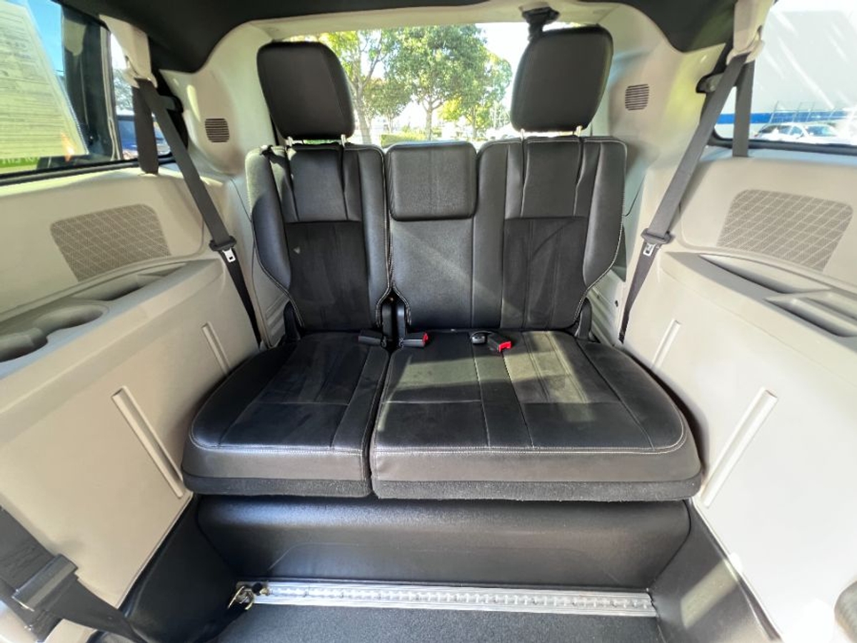 2019 DODGE GRAND CARAVAN - Image 17