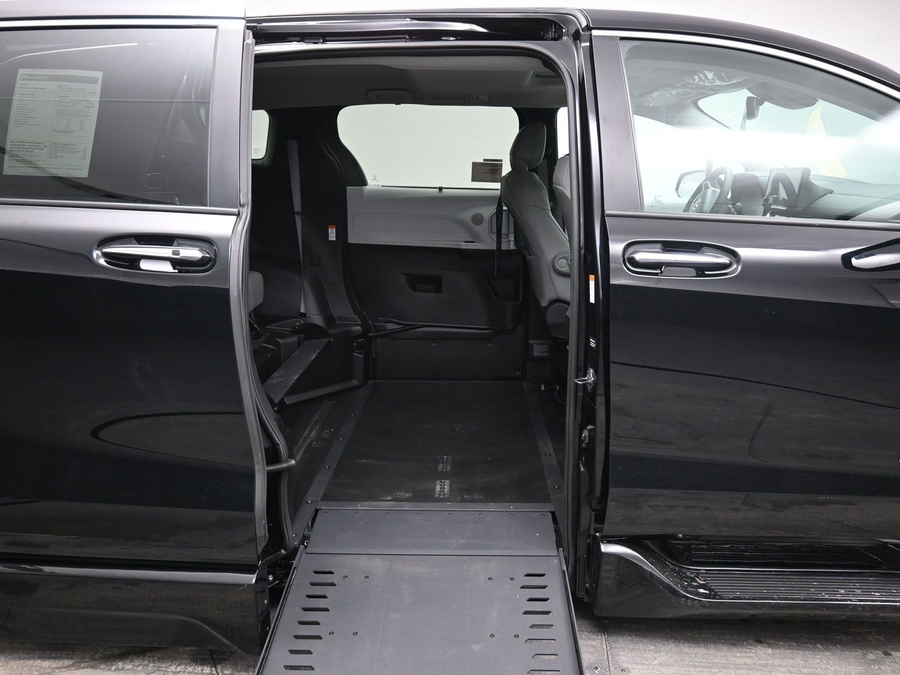 Black Toyota Sienna image number 11