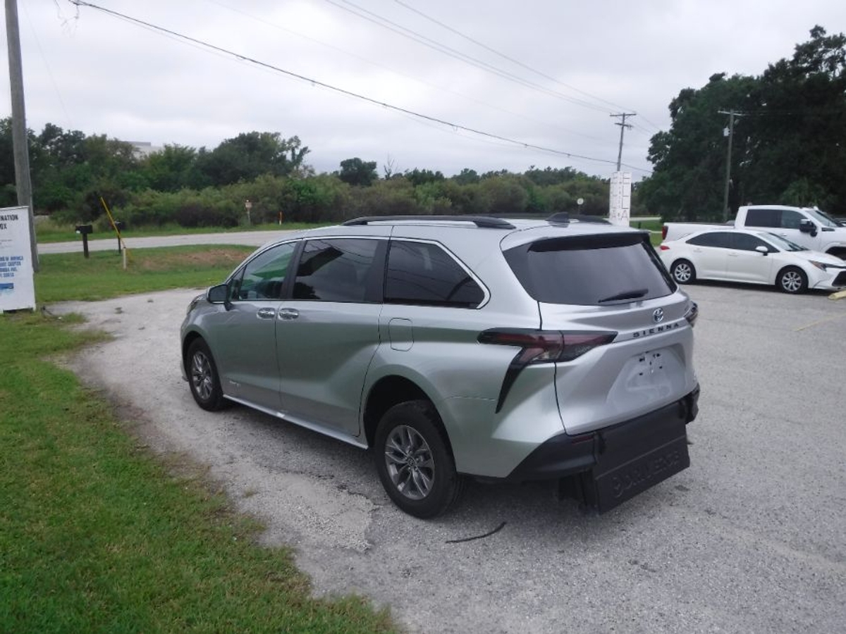2024 TOYOTA SIENNA - Image 6