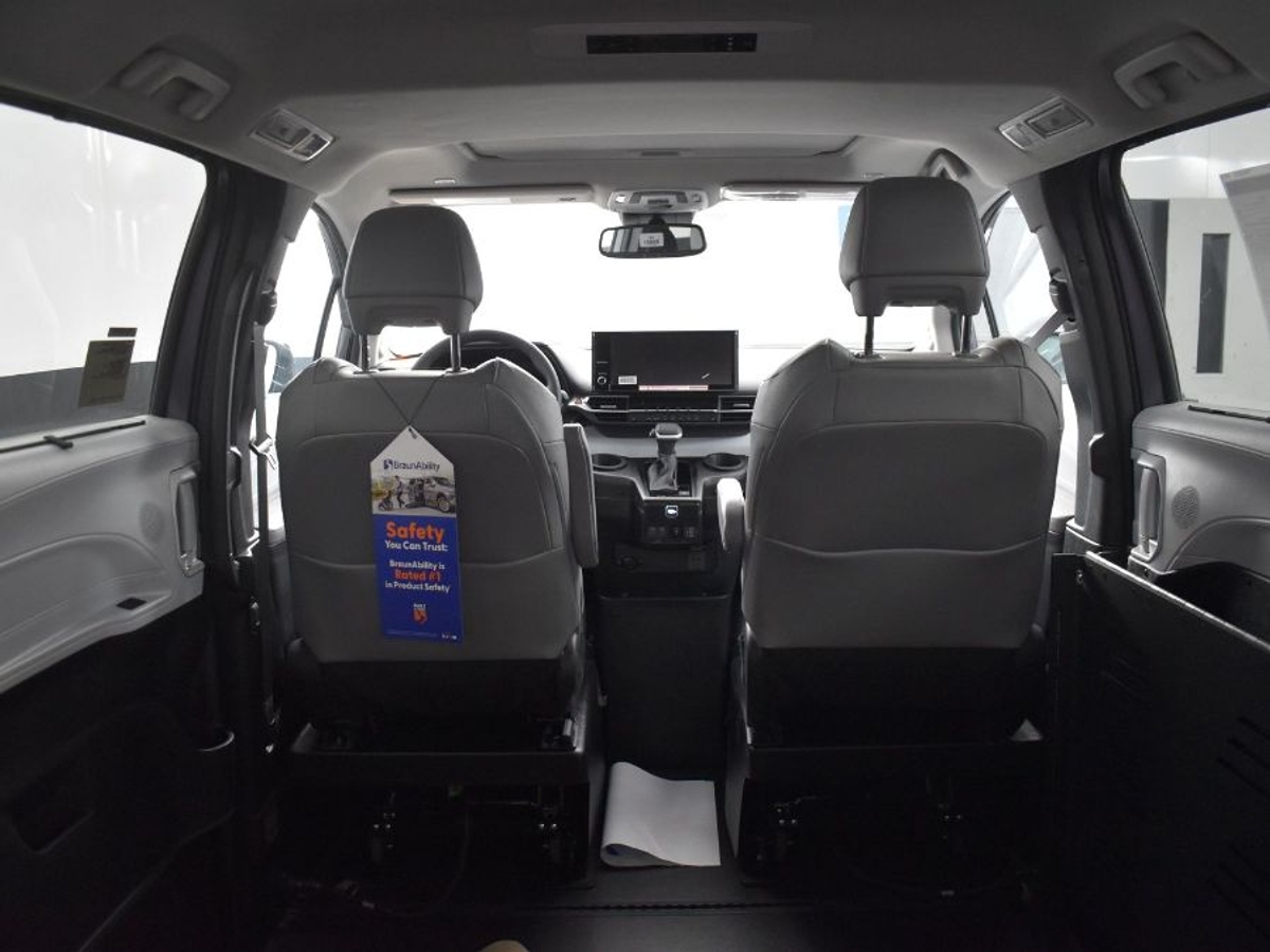 2025 TOYOTA SIENNA - Image 15