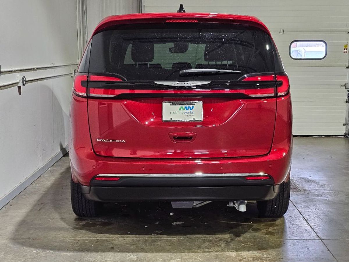 2024 CHRYSLER PACIFICA - Image 5
