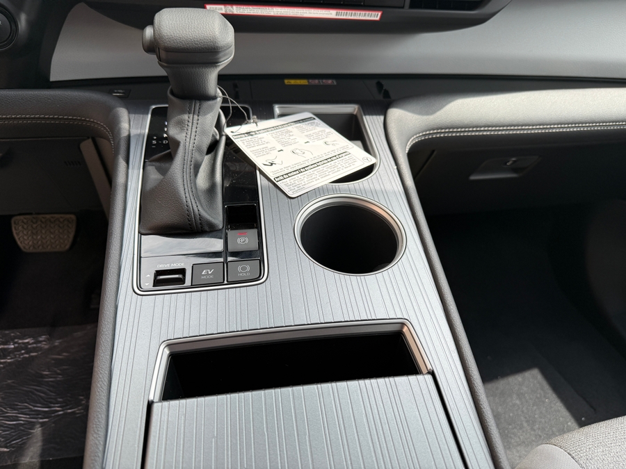 New 2026 Toyota Sienna Hybrid LE - Vantage Mobility Commercial Rear Entry Entry Fold Out Manual Ramp