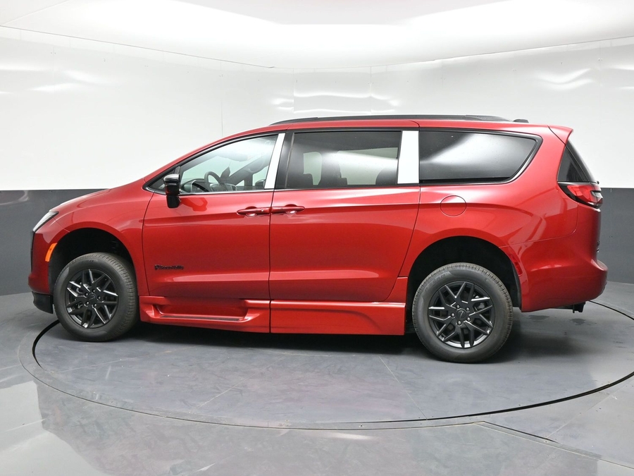 New 2027 Chrysler Pacifica Select Sport - BraunAbility Side Entry Fold Out Automatic Ramp
