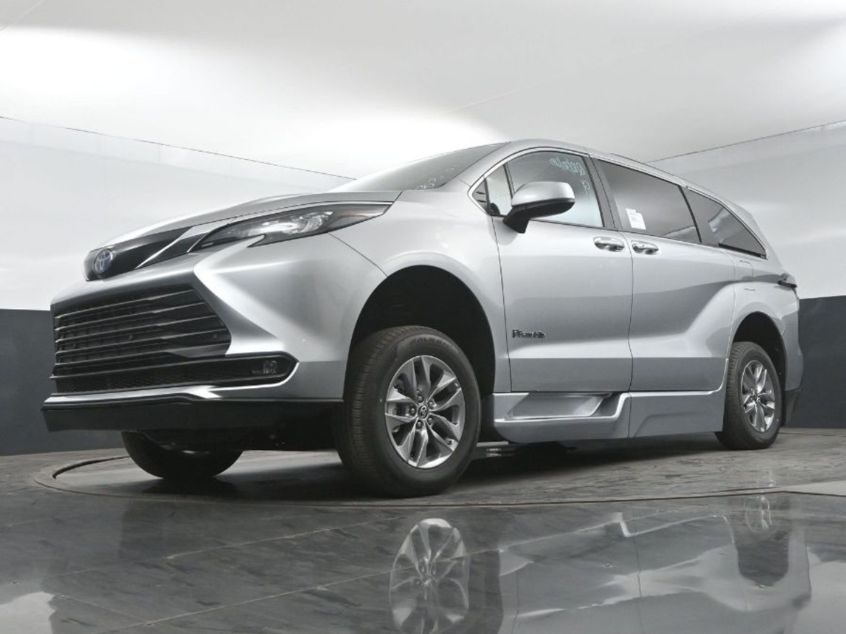 2025 TOYOTA SIENNA - Image 20