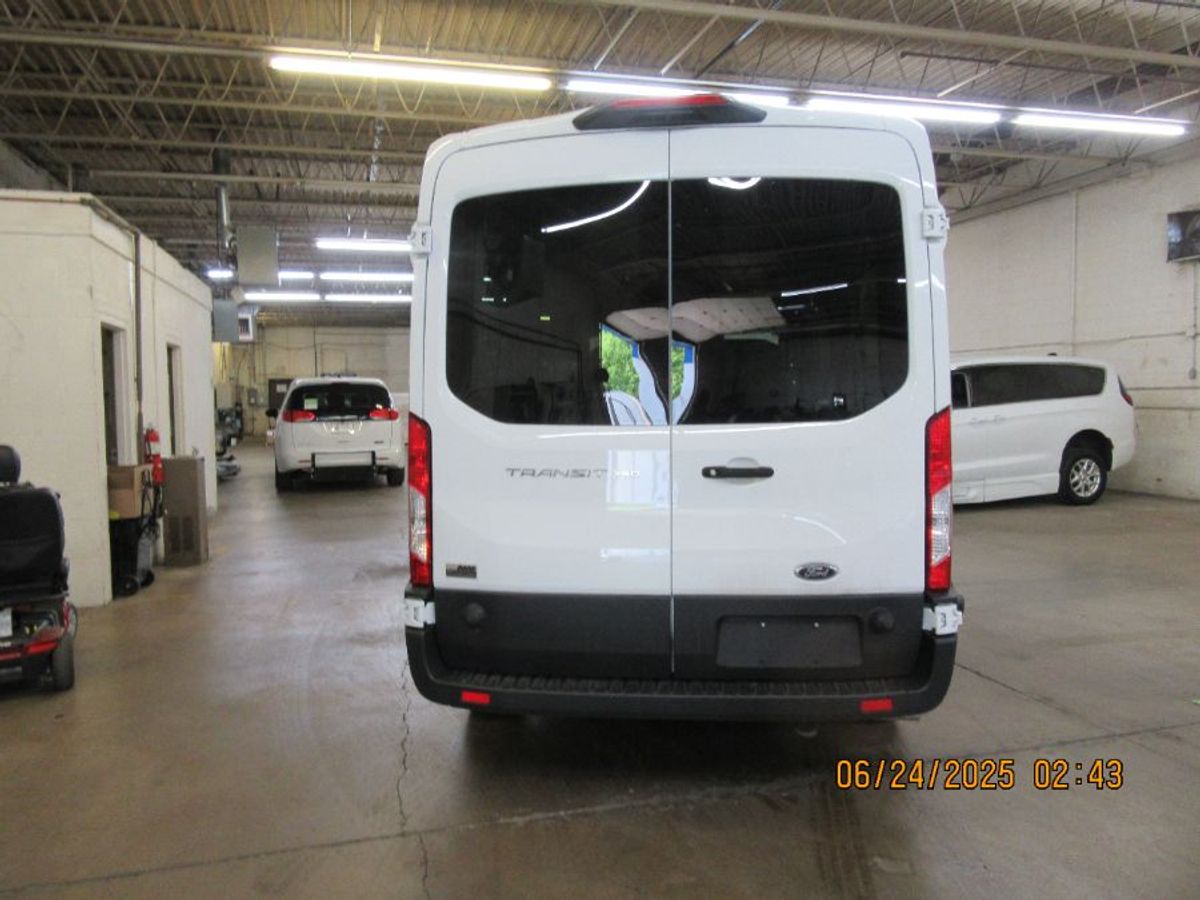 White Ford Transit image number 15