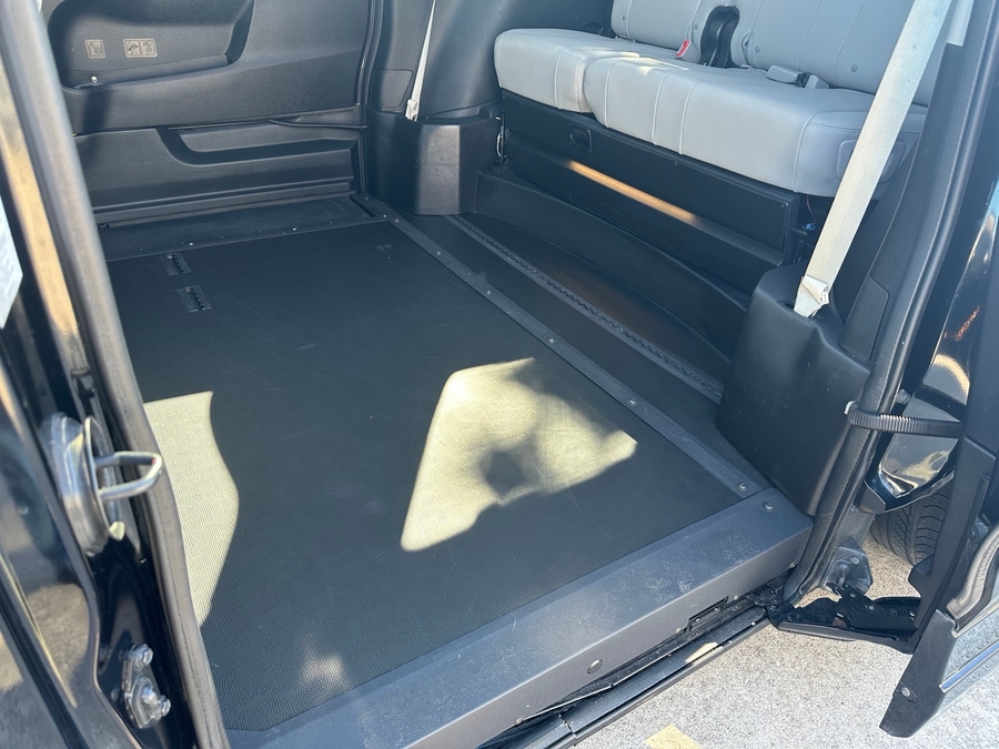 Used 2017 Toyota Sienna Limited Premium - BraunAbility Side Entry Entry In Floor Automatic Ramp