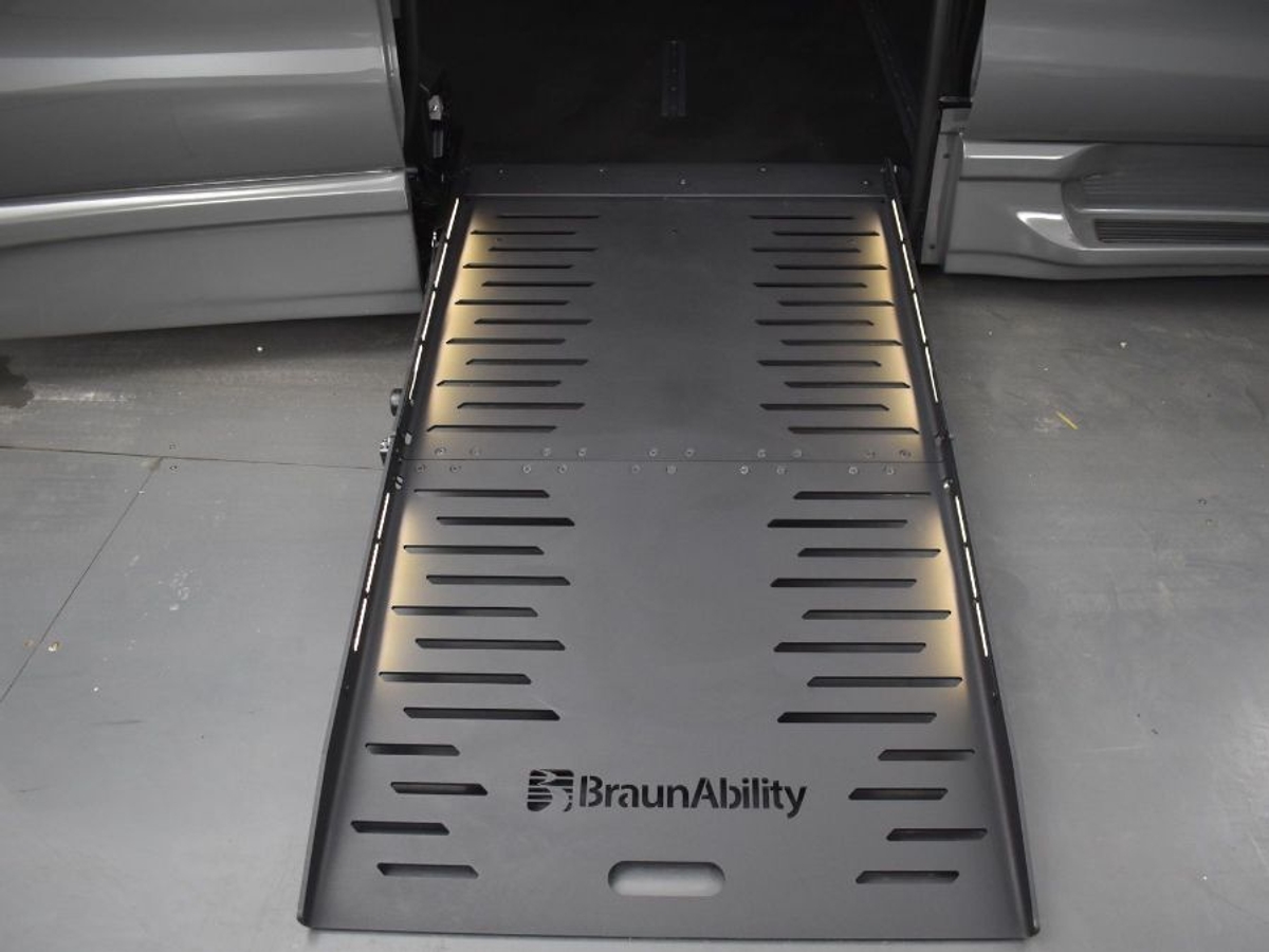 2025 CHRYSLER PACIFICA - Image 11