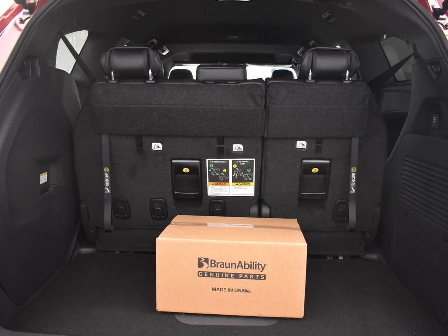 New 2025 Toyota Sienna Hybrid XSE Sport - BraunAbility Side Entry Entry In Floor Automatic Ramp