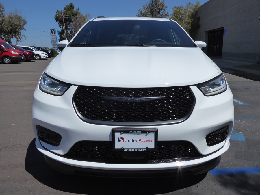 Used 2023 Chrysler Pacifica Touring L - BraunAbility Side Entry Fold Out Automatic Ramp