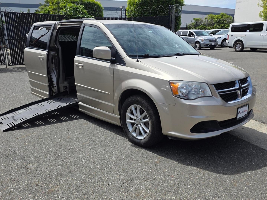 2014 Dodge Grand Caravan SXT's photo