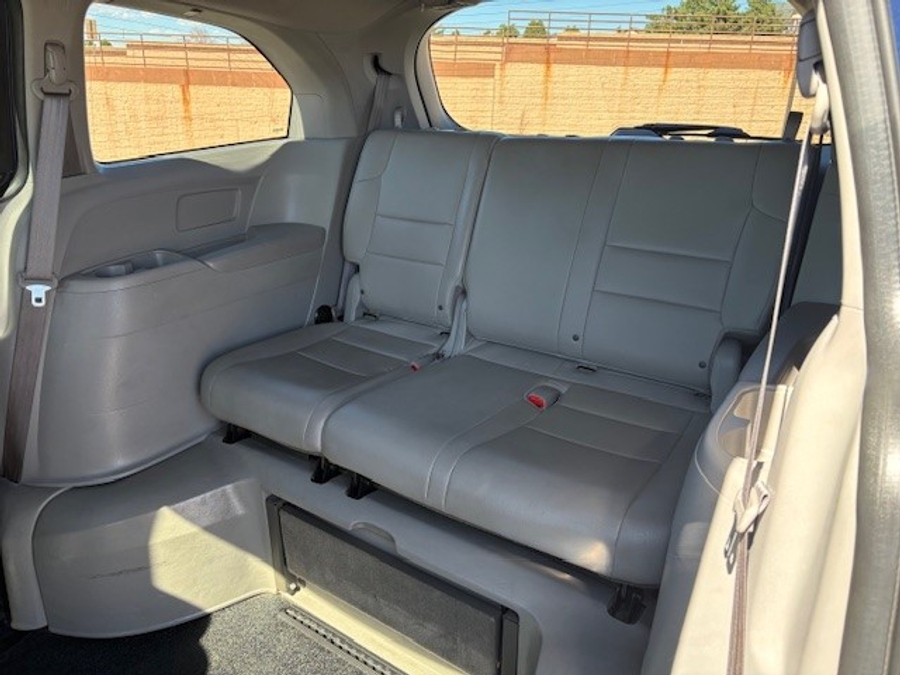 Used 2016 Honda Odyssey EX-L - BraunAbility Side Entry Entry Fold Out Automatic Ramp