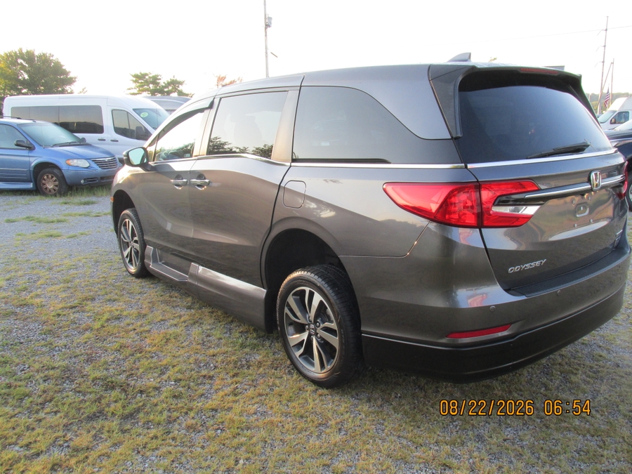 Grey Honda Odyssey image number 6