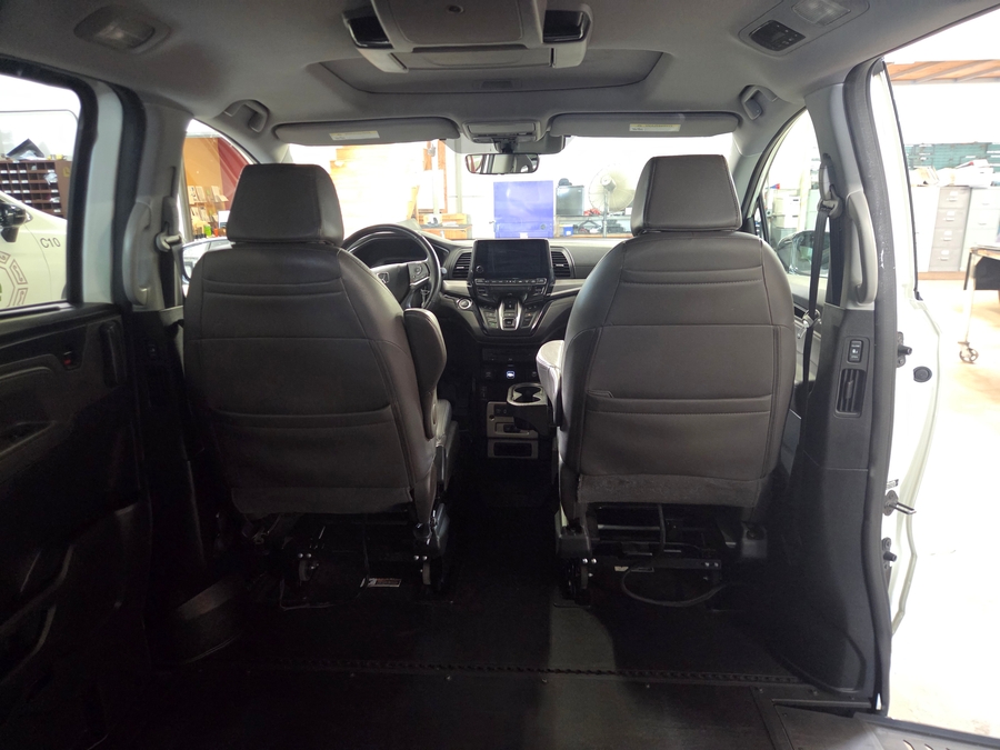 Used 2019 Honda Odyssey Elite - BraunAbility Side Entry In Floor Automatic Ramp