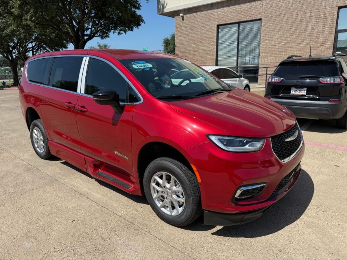 Red Chrysler Pacifica image number 8