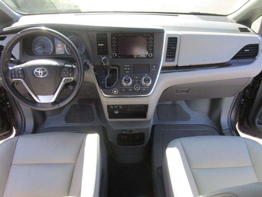 Used 2019 Toyota Sienna XLE Base - BraunAbility Side Entry Entry Fold Out Automatic Ramp