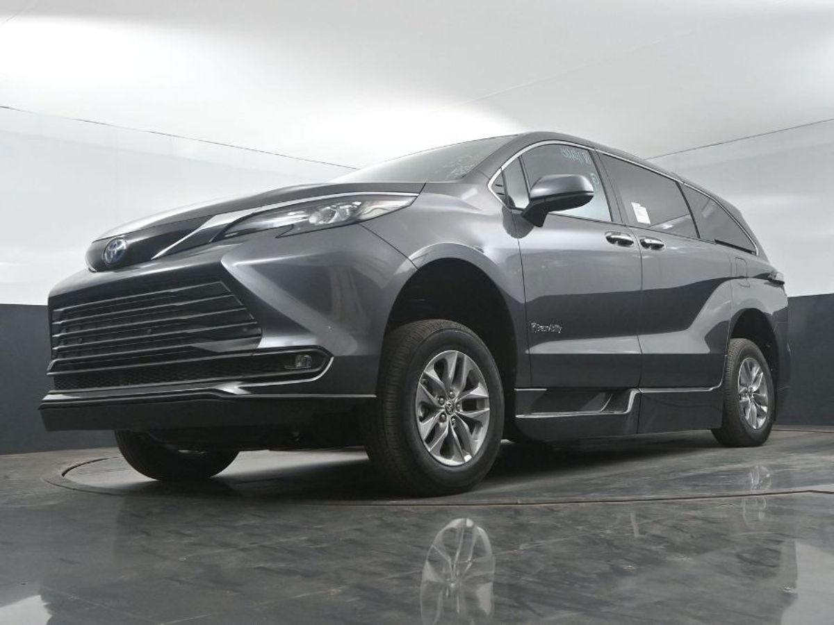 2025 TOYOTA SIENNA - Image 20