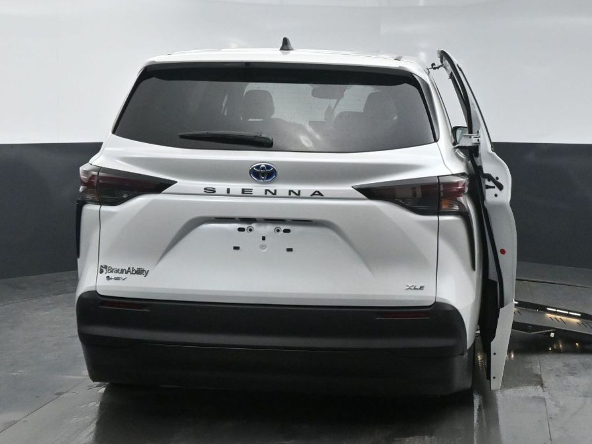 2025 TOYOTA SIENNA - Image 23