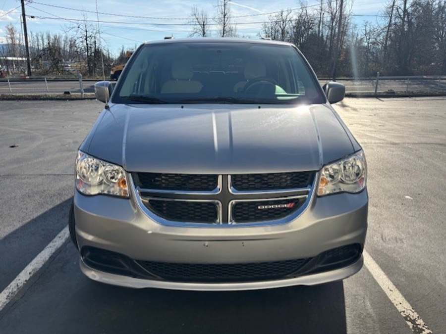 Used 2016 Dodge Grand Caravan SXT - BraunAbility Side Entry Entry Fold Out Manual Ramp