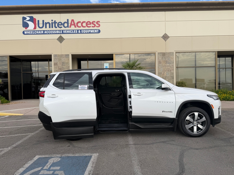 Used 2022 Chevrolet Traverse 3LT - BraunAbility Side Entry In Floor Automatic Ramp