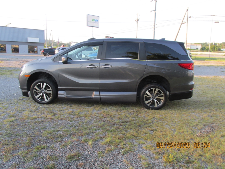 Grey Honda Odyssey image number 7
