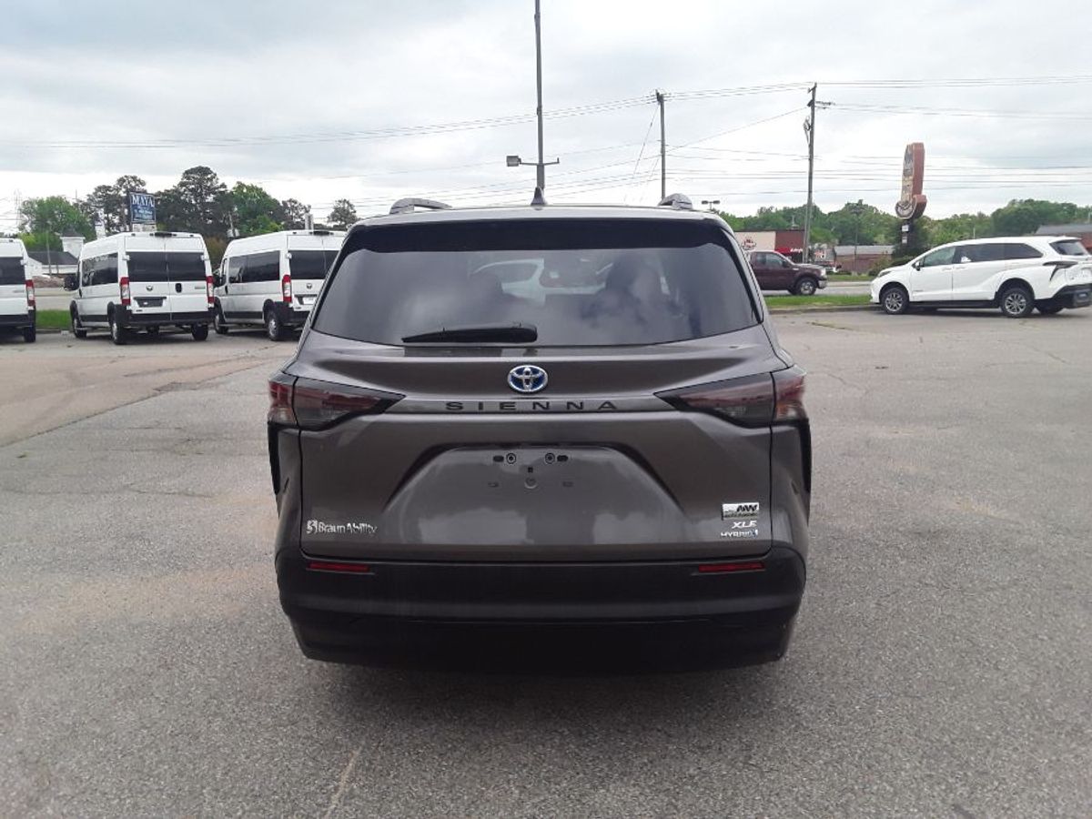 2023 TOYOTA SIENNA - Image 5