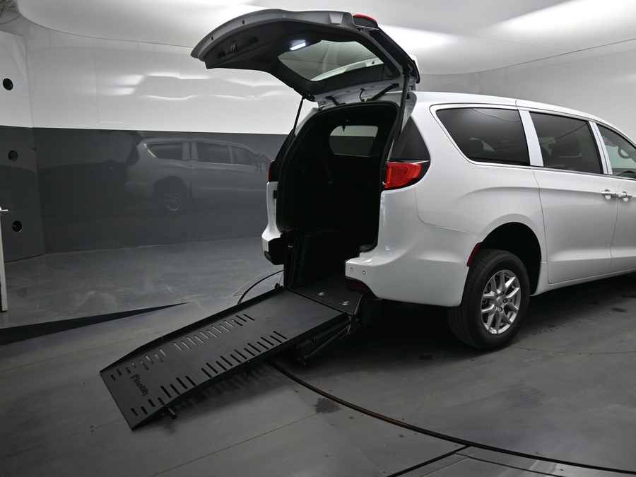New 2026 Chrysler Voyager LX - BraunAbility Rear Entry Fold Out Manual Ramp