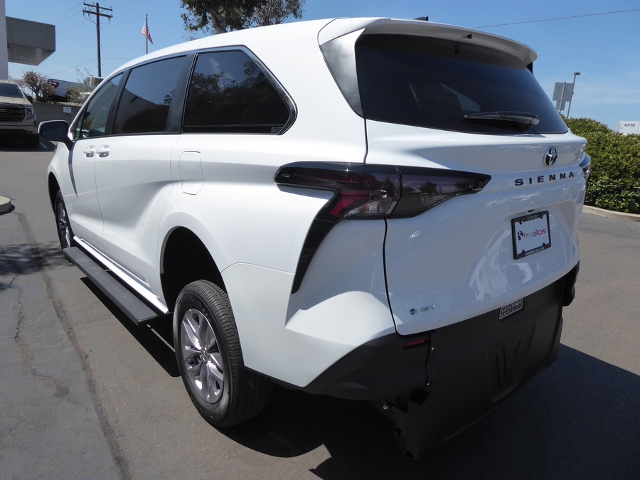 New 2026 Toyota Sienna Hybrid LE w swivel 2nd row - Vantage Mobility Commercial Rear Entry Fold Out Manual Ramp