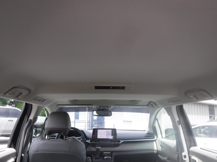 Black Toyota Sienna image number 15