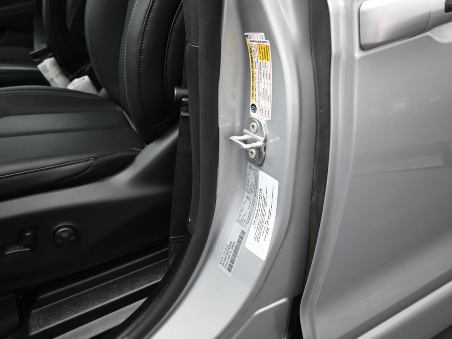 New 2026 Chrysler Pacifica Select Sport - BraunAbility Side Entry Entry Fold Out Automatic Ramp