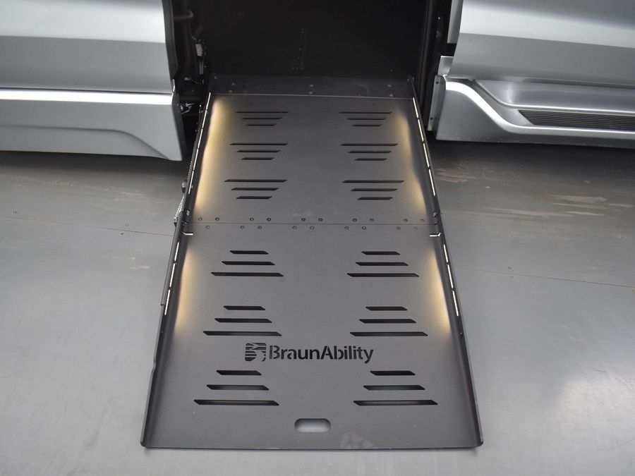 New 2025 Toyota Sienna Hybrid XLE Plus - BraunAbility Side Entry Entry Fold Out Automatic Ramp