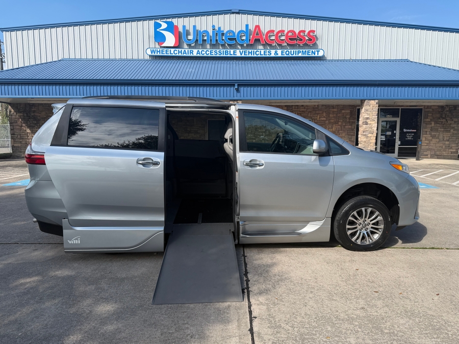 Used 2020 Toyota Sienna XLE - VMI Side Entry In Floor Automatic Ramp