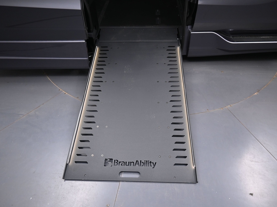 New 2026 Honda Odyssey Touring - BraunAbility Side Entry In Floor Automatic Ramp