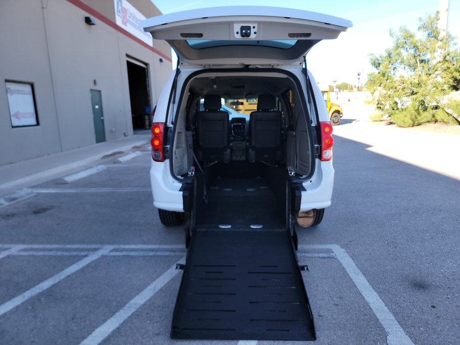 Used 2017 Dodge Grand Caravan SE - Manufacturer Rear Entry Entry Fold Out Manual Ramp