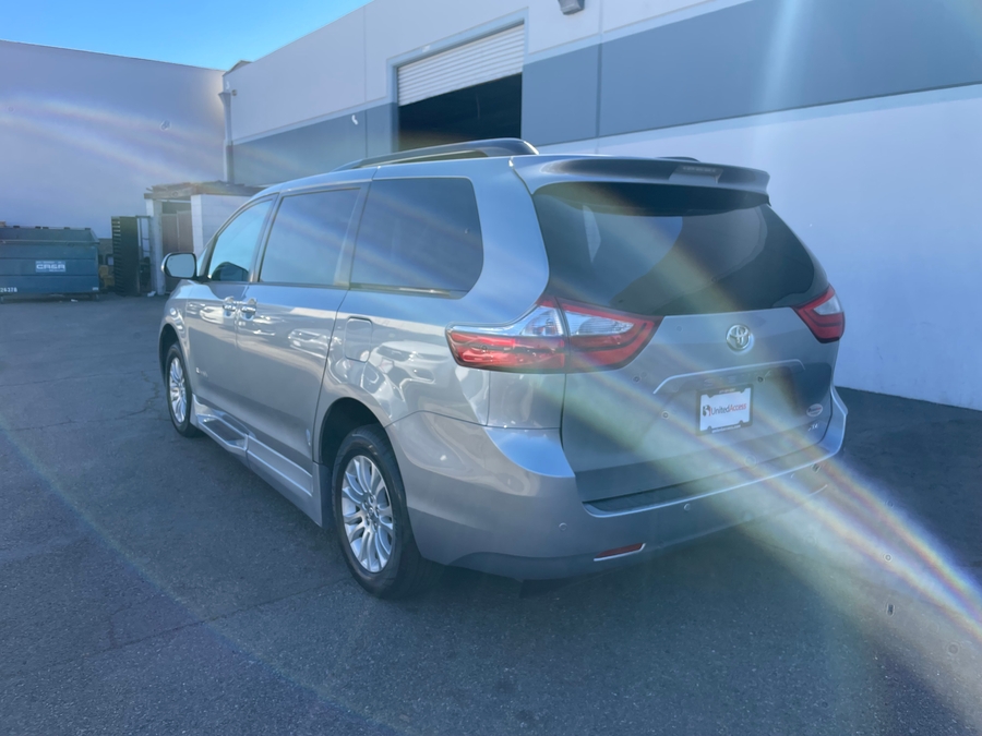 Used 2015 Toyota Sienna XLE - BraunAbility Side Entry Entry Fold Out Automatic Ramp