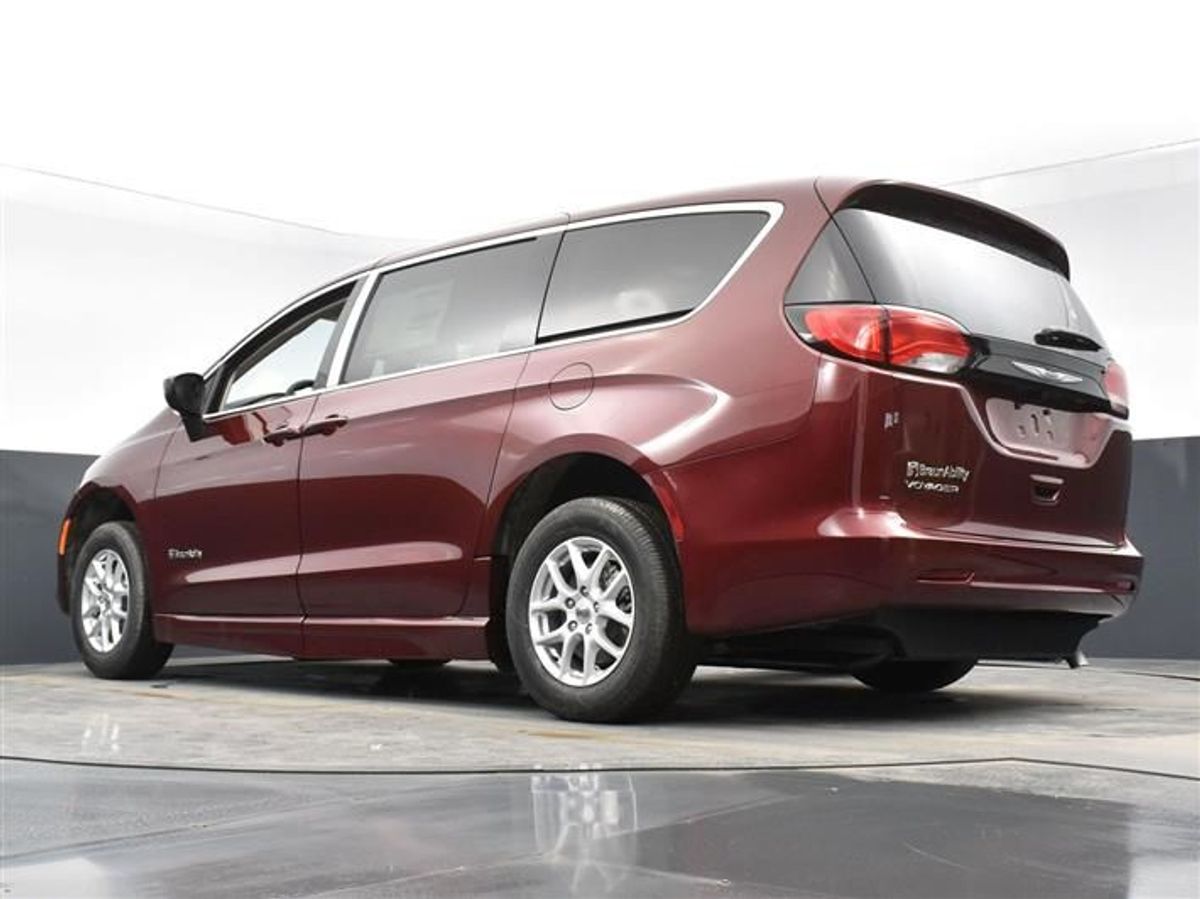 2023 CHRYSLER VOYAGER - Image 24