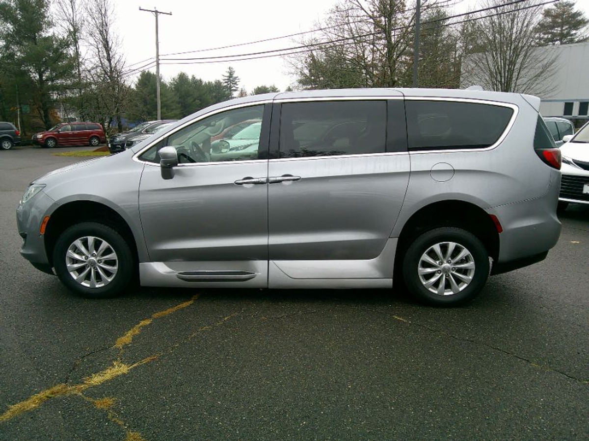 2019 CHRYSLER PACIFICA - Image 8