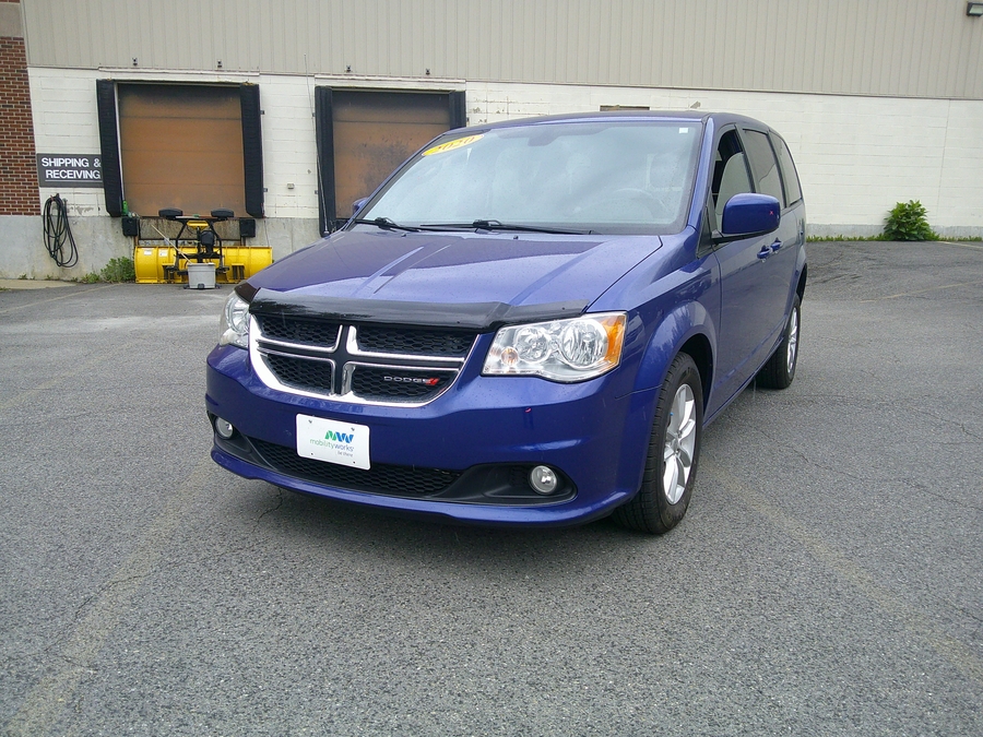 Blue Dodge Grand Caravan image number 2
