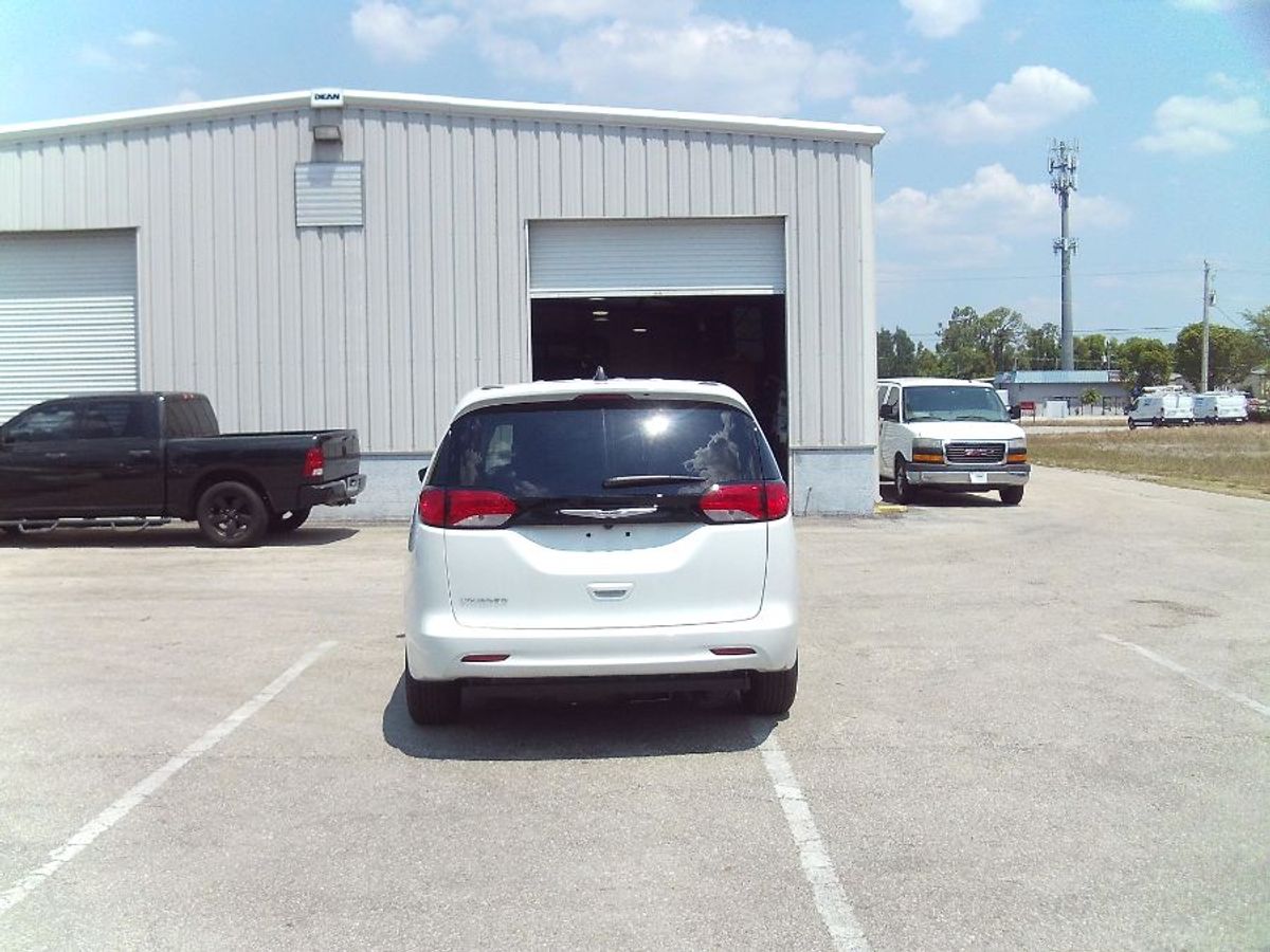 2024 CHRYSLER VOYAGER - Image 6