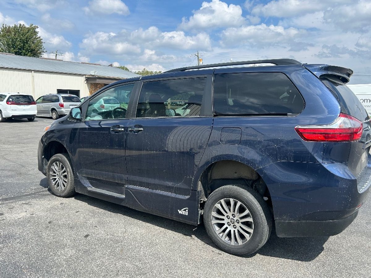 2020 TOYOTA SIENNA - Image 7