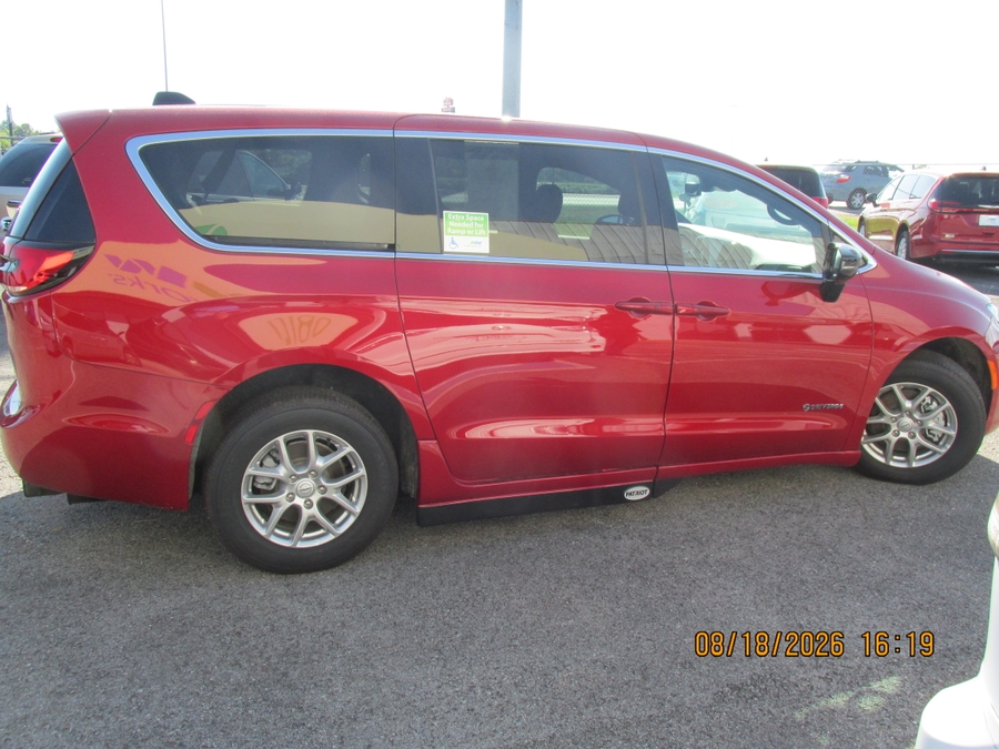 Red Chrysler Pacifica image number 3